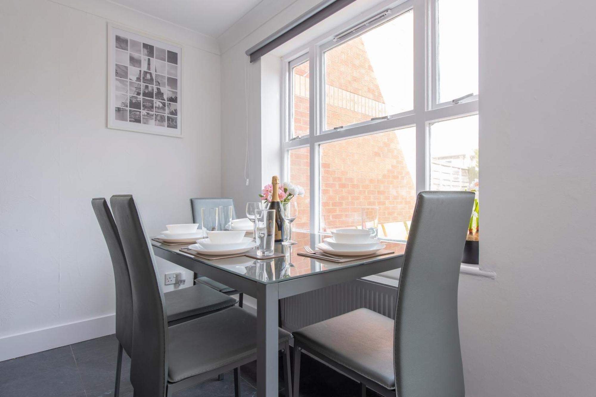 Stylish 2 Bed House Near O2 Arena, Excel & Airport Casa vacanze Londra
